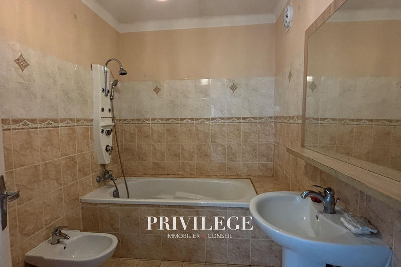 Appartement - 100 m² - 4 pièces