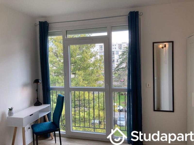 Appartement - 90 m² - 6 pièces