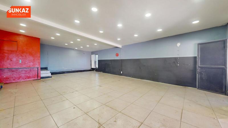 Local commercial - 120 m² - 1 pièce