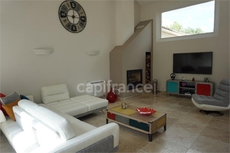 Maison - 235 m² - 8 pièces