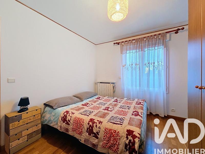 Maison - 213 m² - 8 pièces