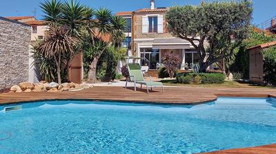 Demeure - 223 m² - 6 pièces