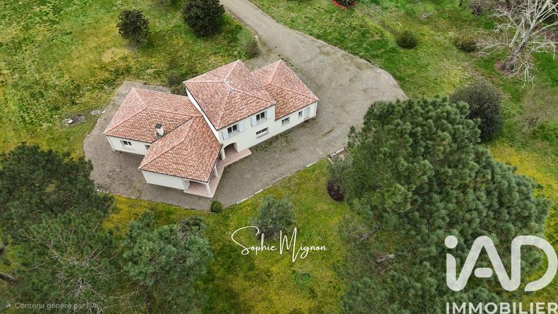 Maison - 206 m² - 8 pièces