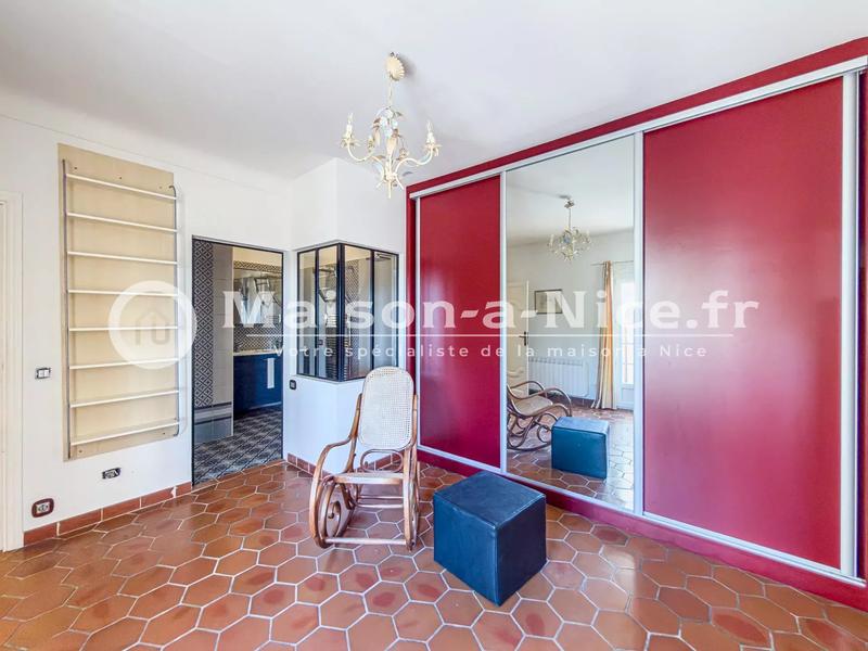 Maison - 285 m² - 10 pièces