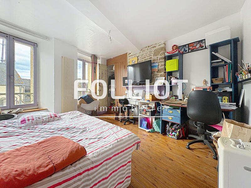 Maison - 180 m² - 8 pièces