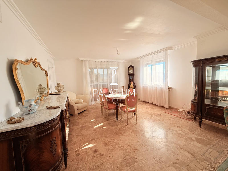 Maison - 230 m² - 7 pièces