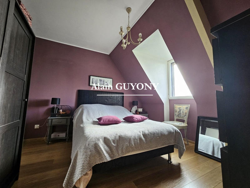 Maison traditionnelle - 166 m² - 6 pièces