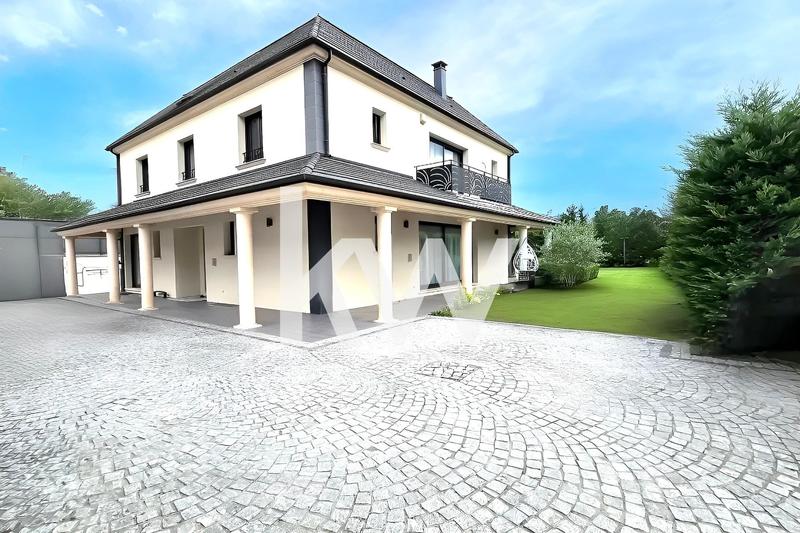 Maison d'architecte - 446 m² - 9 pièces