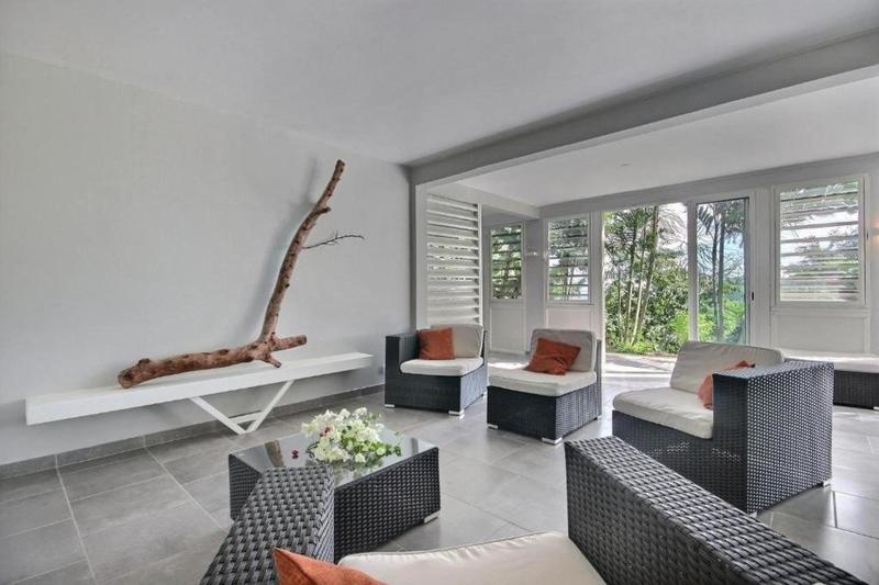 Maison - 277 m² - 8 pièces