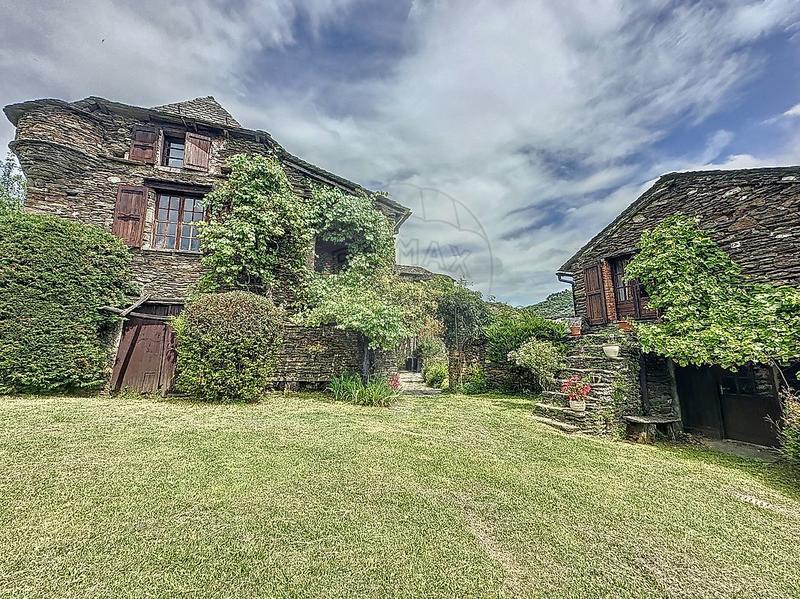 Propriété - 420 m² - 10 pièces