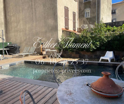 Maison - 397 m² - 10 pièces