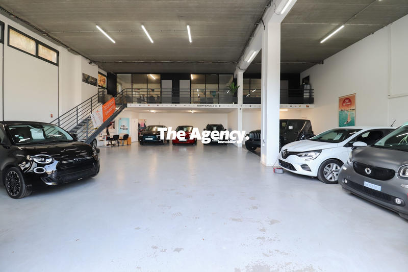 Fonds de commerce - Local commercial - 824 m²