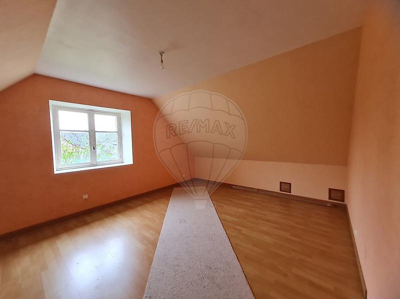 Maison - 99 m² - 5 pièces