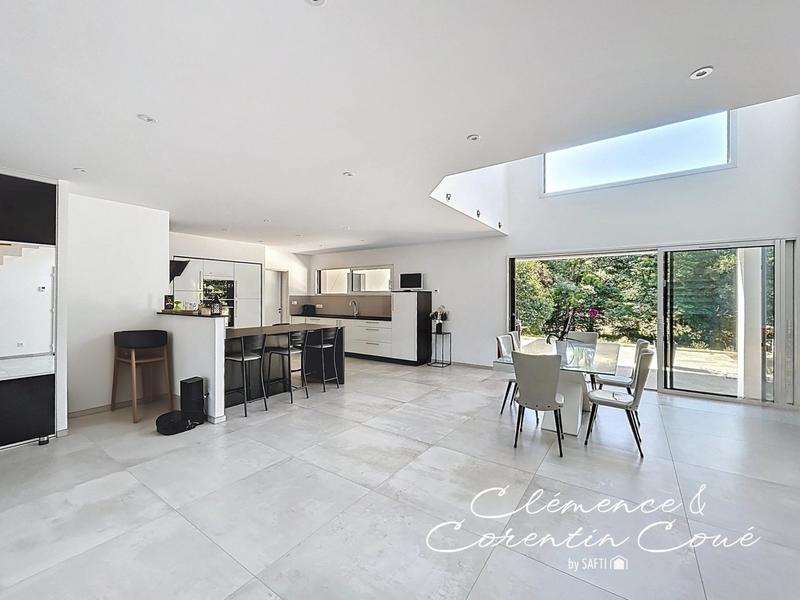 Maison - 186 m² - 6 pièces