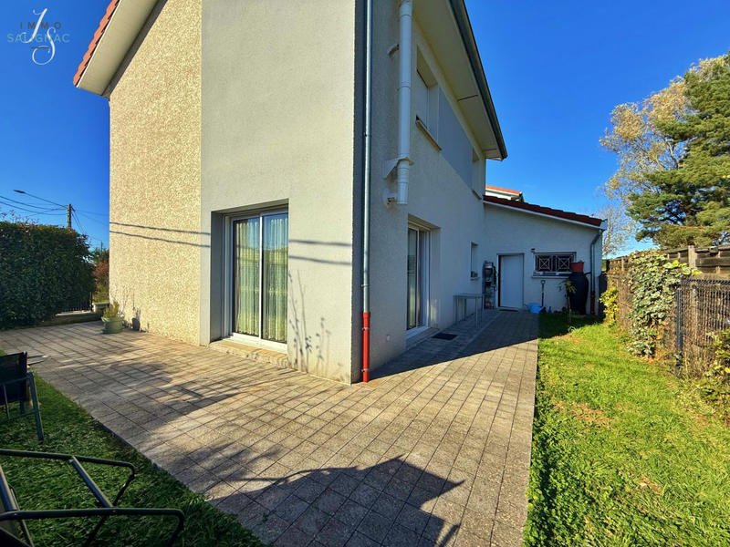 Maison - 97 m² - 4 pièces