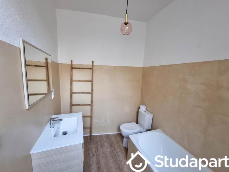 Chambre - 13 m² - 1 pièce