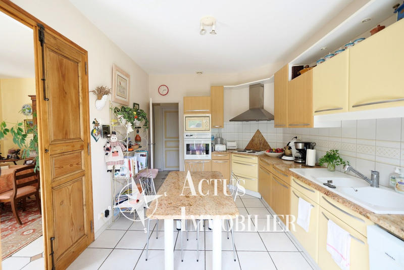 Maison - 190 m² - 6 pièces