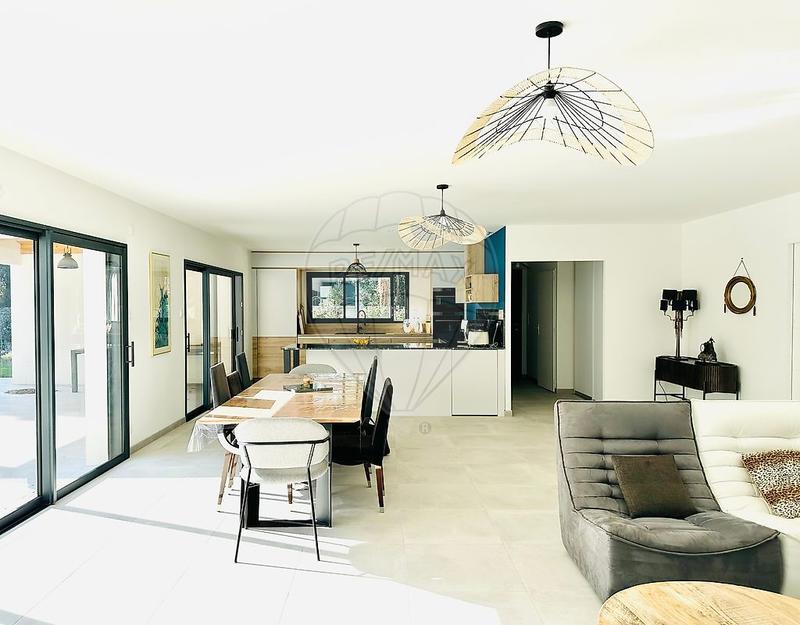 Maison - 178 m² - 5 pièces