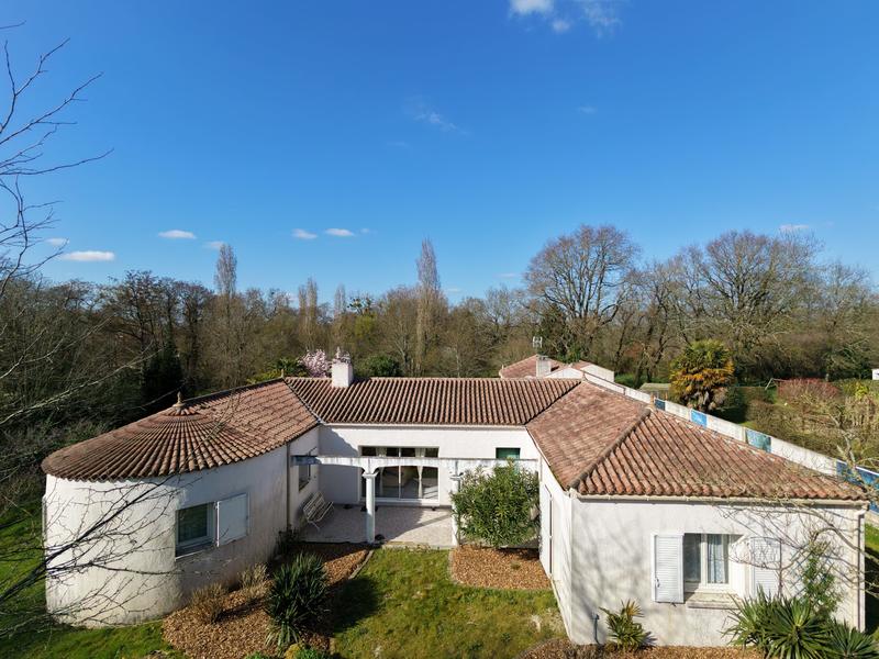 Maison traditionnelle - 165 m² - 6 pièces