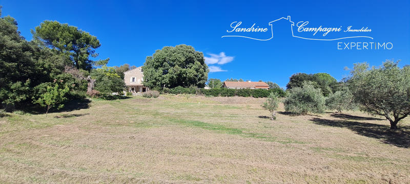 Maison - 381 m² - 16 pièces