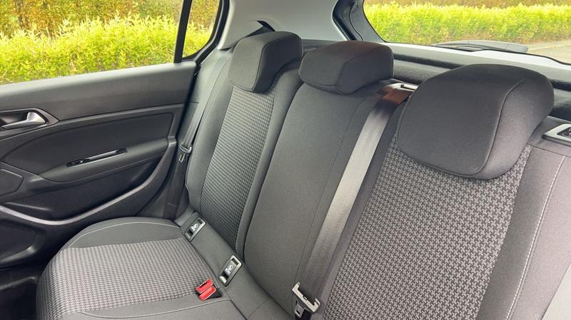 Peugeot 308 1.5 BlueHDi 100.0 Active Business