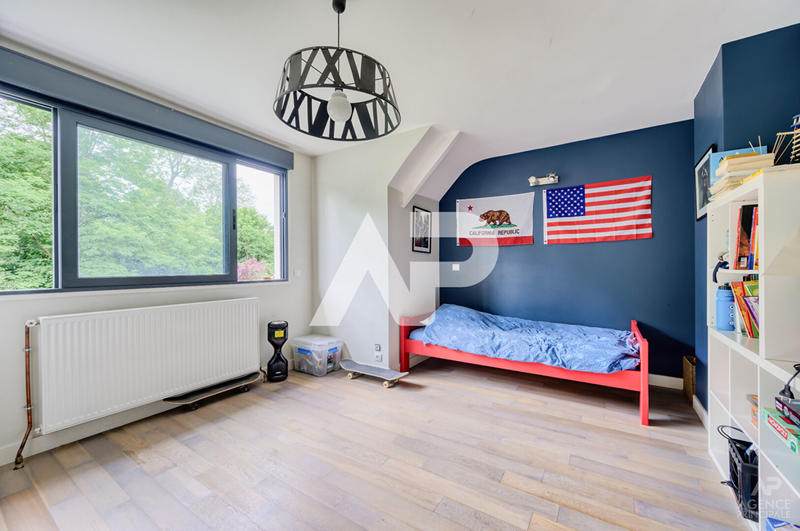 Maison - 278 m² - 11 pièces