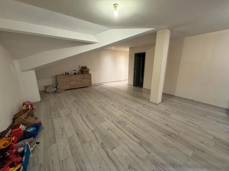 Maison - 280 m² - 6 pièces
