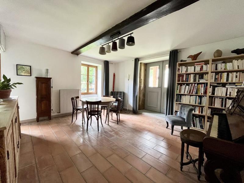 Maison - 204 m² - 7 pièces