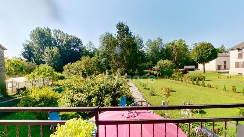 Maison - 248 m² - 8 pièces