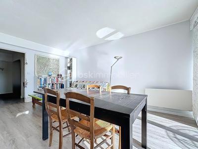 Appartement - 84 m² - 4 pièces