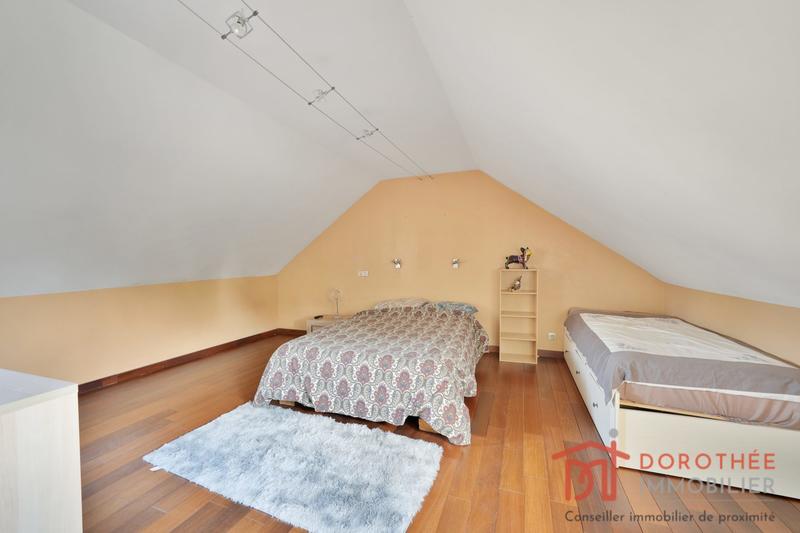 Maison - 212 m² - 8 pièces