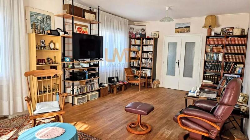 Maison - 200 m² - 8 pièces