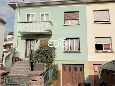 Maison - 96 m² - 5 pièces