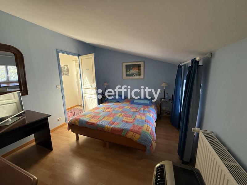 Maison - 325 m² - 13 pièces