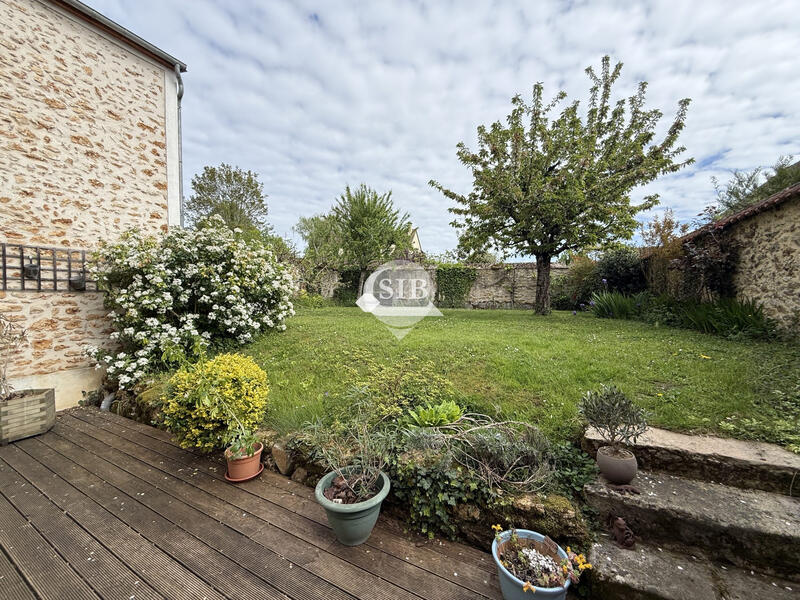 Maison - 200 m² - 9 pièces