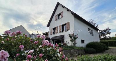 Maison traditionnelle - 198 m² - 8 pièces