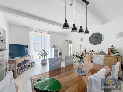 Maison - 220 m² - 8 pièces