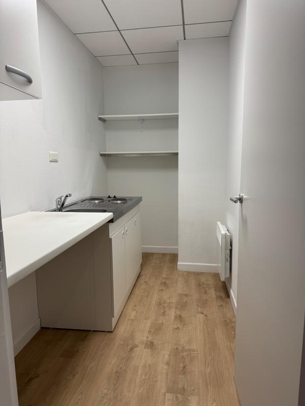 Local commercial - 320 m² - 10 pièces