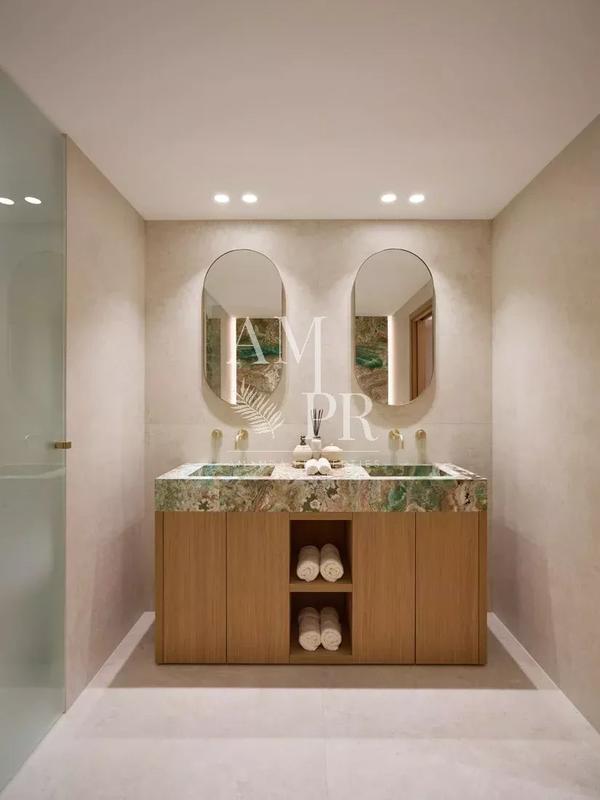 Appartement - 210 m² - 210 pièces