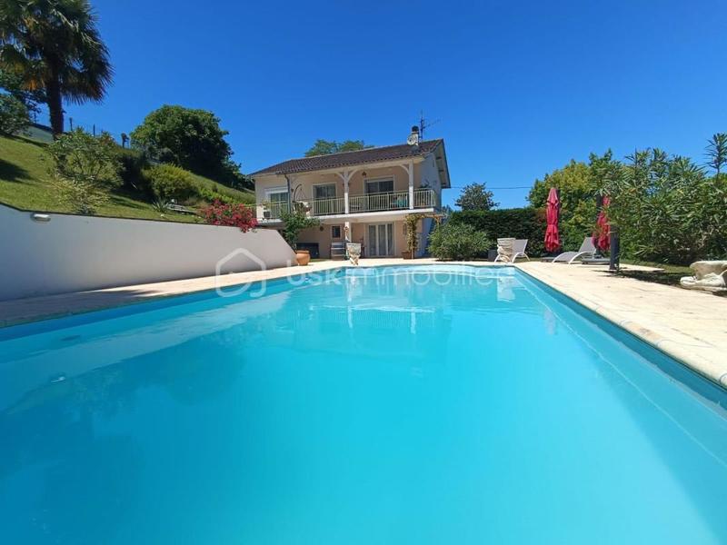 Maison - 130 m² - 5 pièces