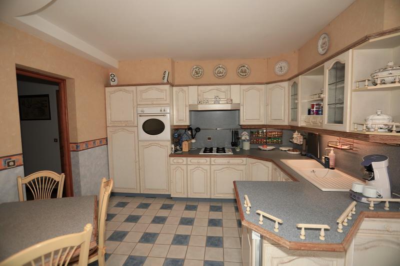 Maison - 215 m² - 9 pièces