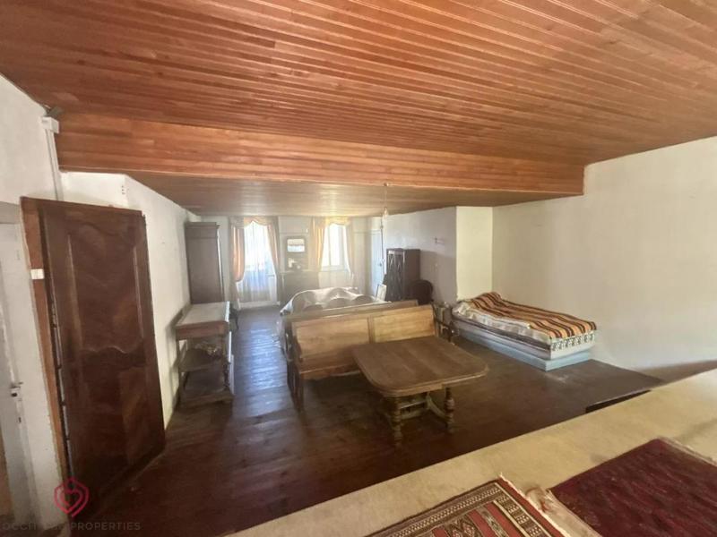 Maison - 200 m² - 7 pièces