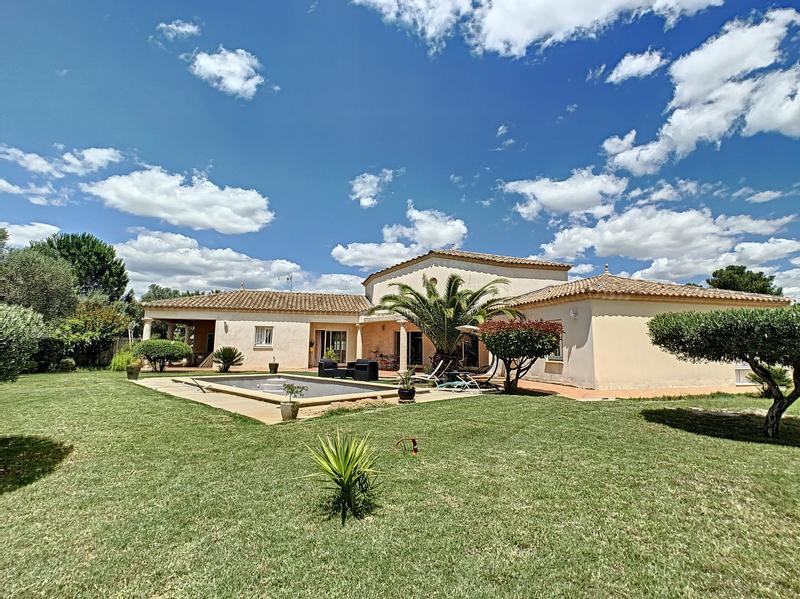 Villa - 184 m² - 6 pièces