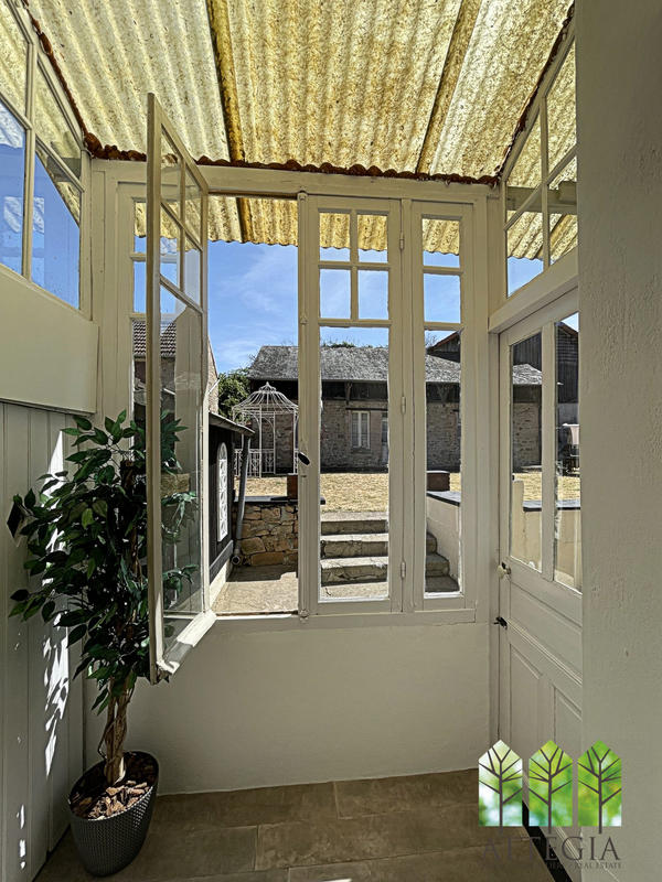 Maison - 165 m² - 8 pièces