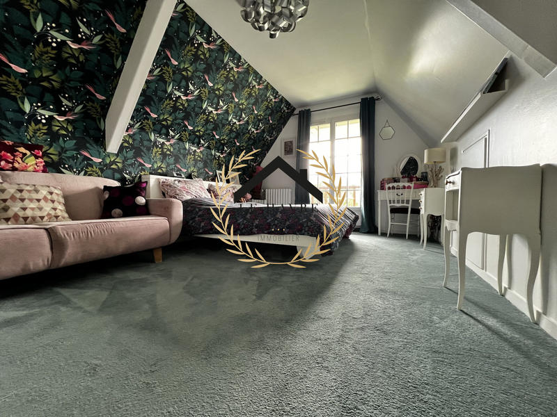 Maison traditionnelle - 139 m² - 5 pièces