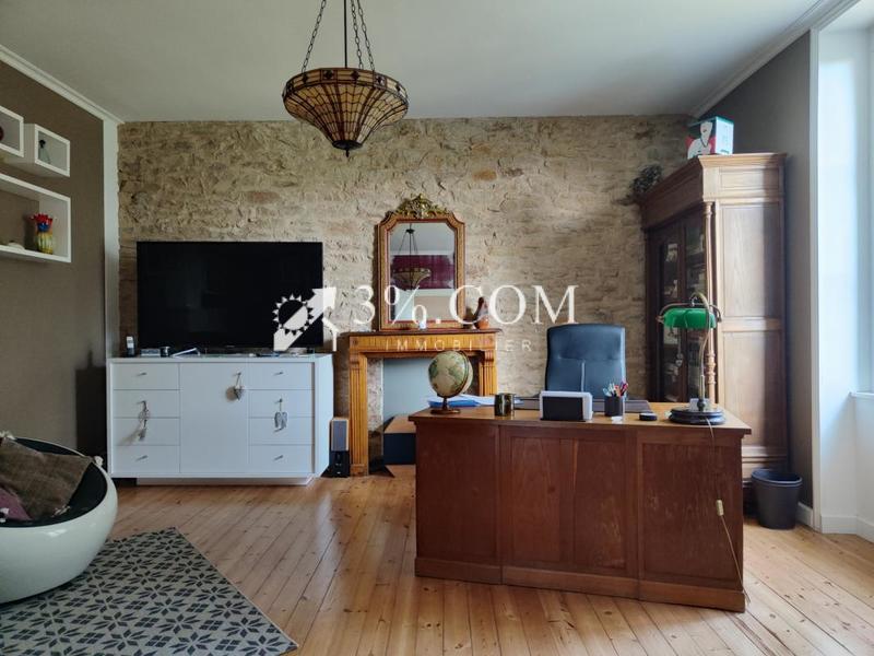 Propriété - 181 m² - 9 pièces