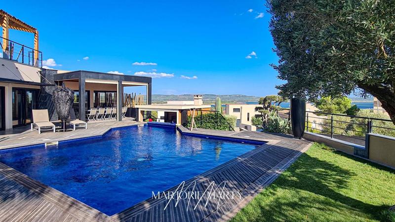 Demeure - 211 m² - 7 pièces