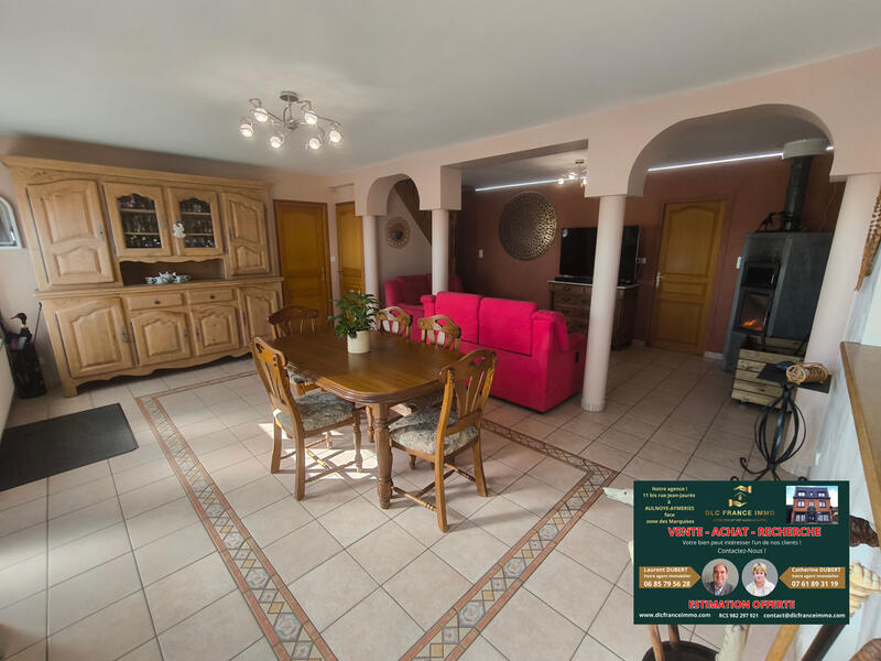 Maison - 220 m² - 9 pièces