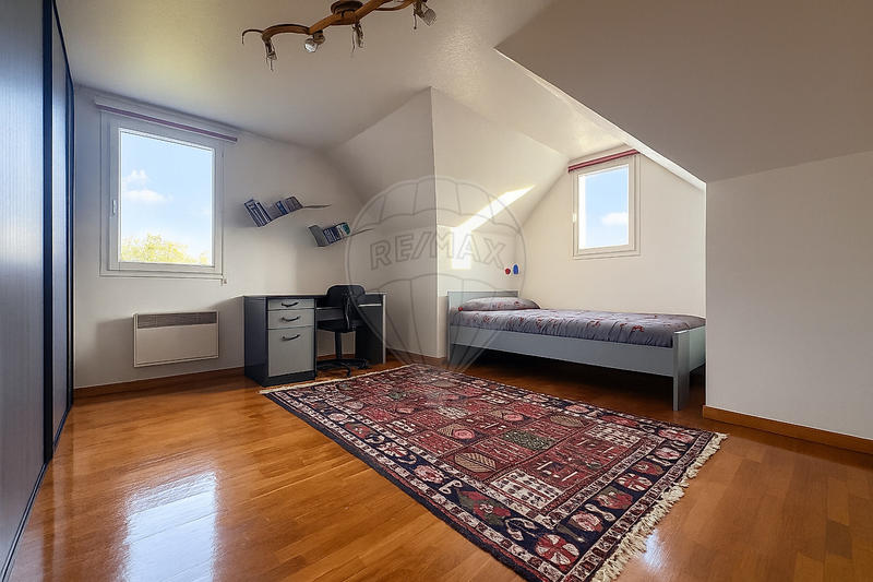 Maison - 136 m² - 6 pièces