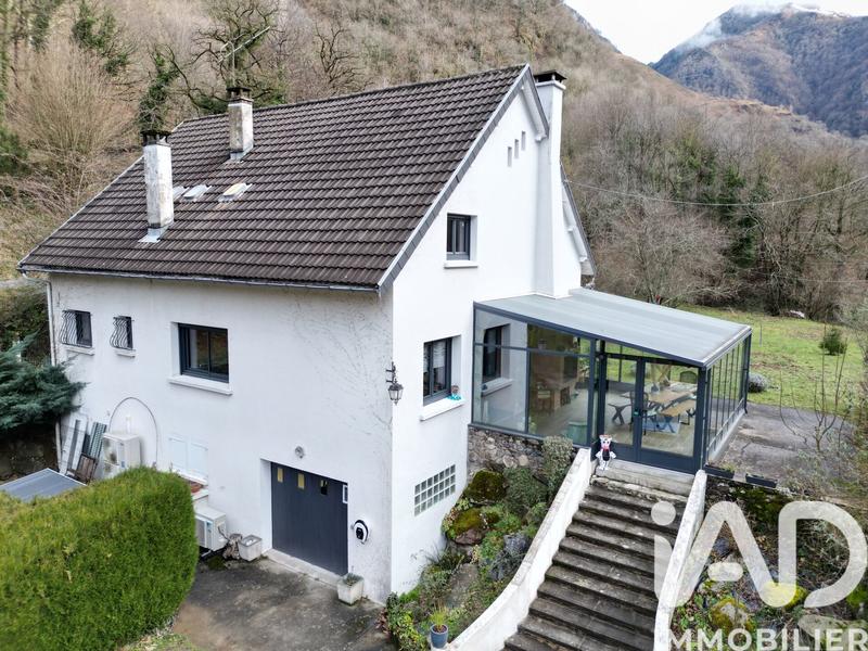 Maison - 186 m² - 6 pièces